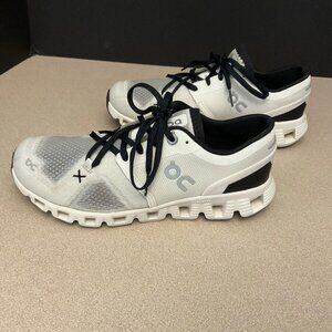 Womens On Cloud X 3.0 White/Black Running Shoes. Size 7. Awesome Shoes!!!